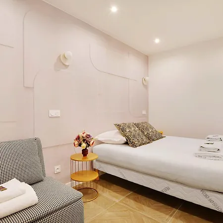 Apartament Faubourg Saint Denis 4p Paryż