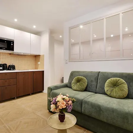 Faubourg Saint Denis 4p * Paris