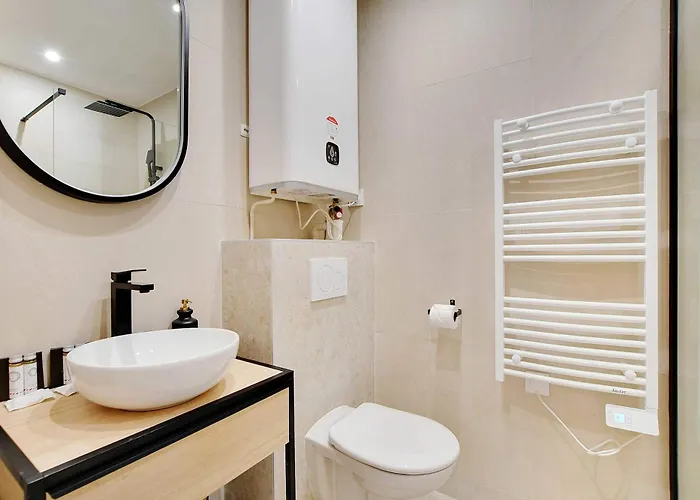 Apartment Faubourg Saint Denis 4p *