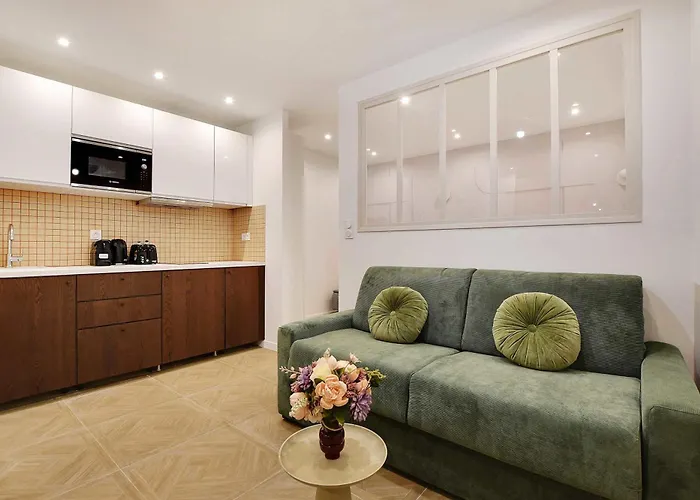 Faubourg Saint Denis 4p * Paris