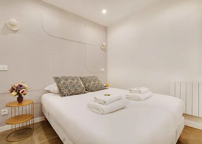 Faubourg Saint Denis 4p Apartment